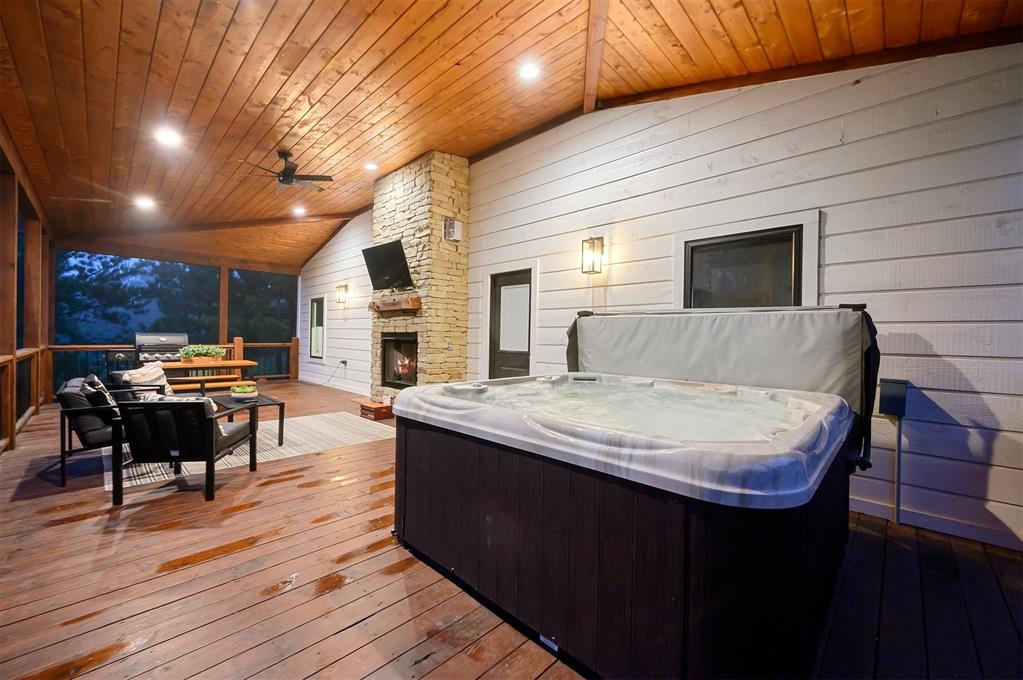 203 Hackberry Flat Trail