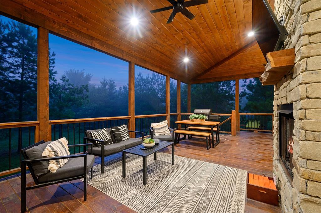 203 Hackberry Flat Trail
