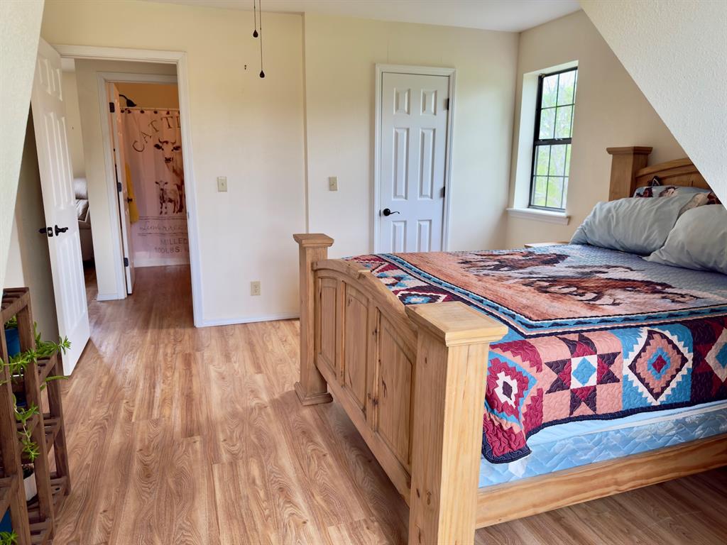 812 Valliant Bypass Road