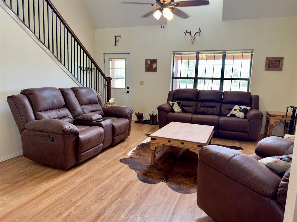 812 Valliant Bypass Road