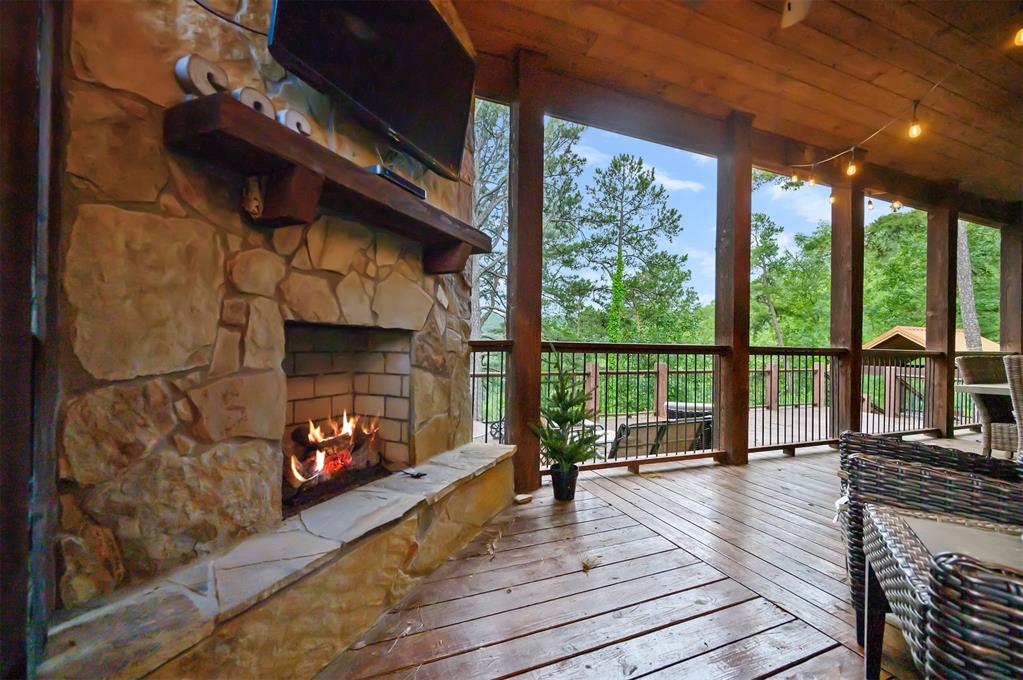 68 Lake Bluff Lane