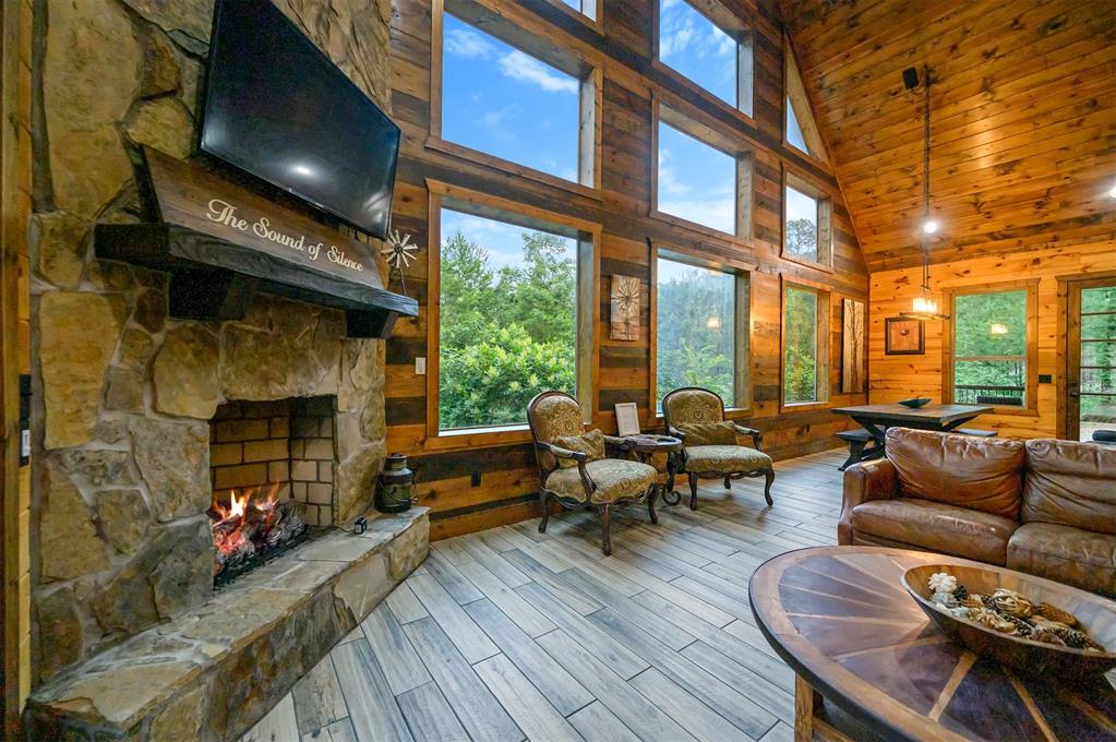 68 Lake Bluff Lane