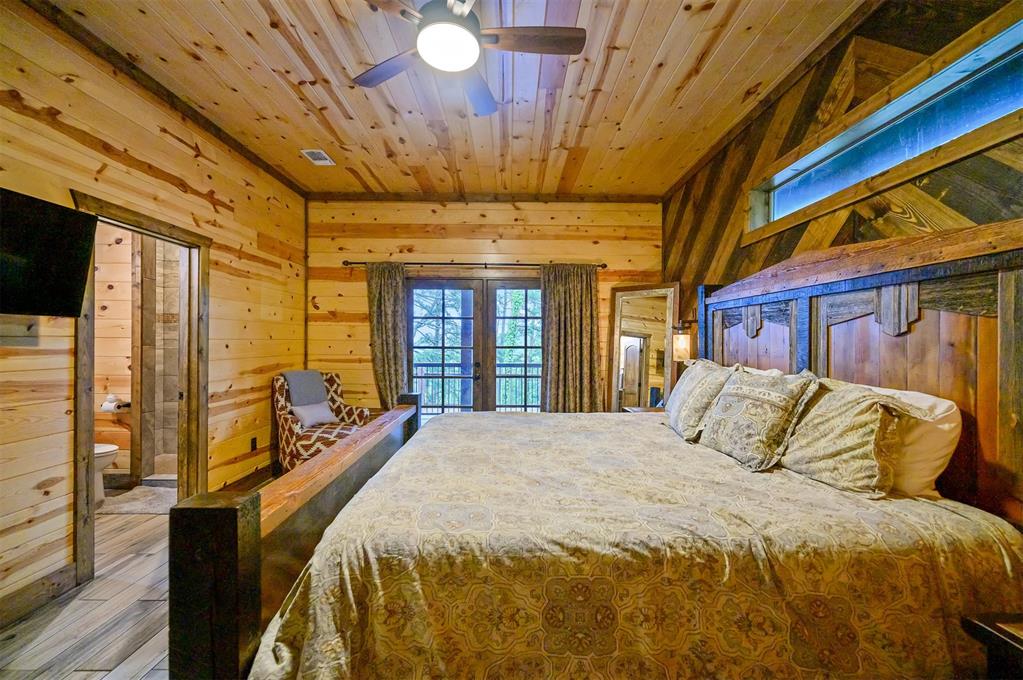 68 Lake Bluff Lane