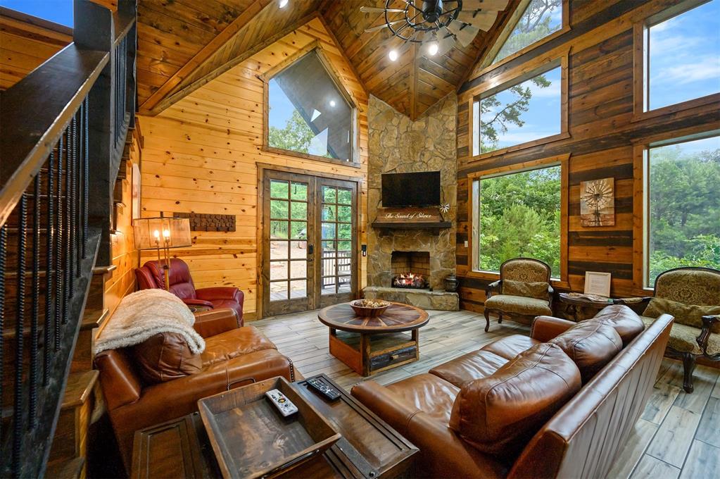 68 Lake Bluff Lane