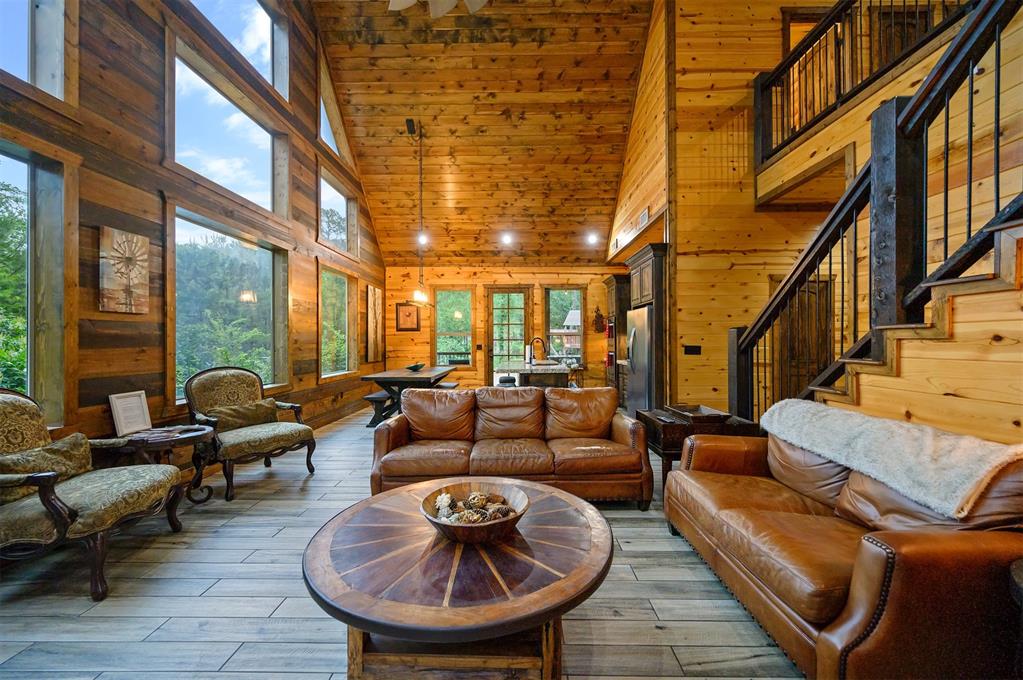 68 Lake Bluff Lane