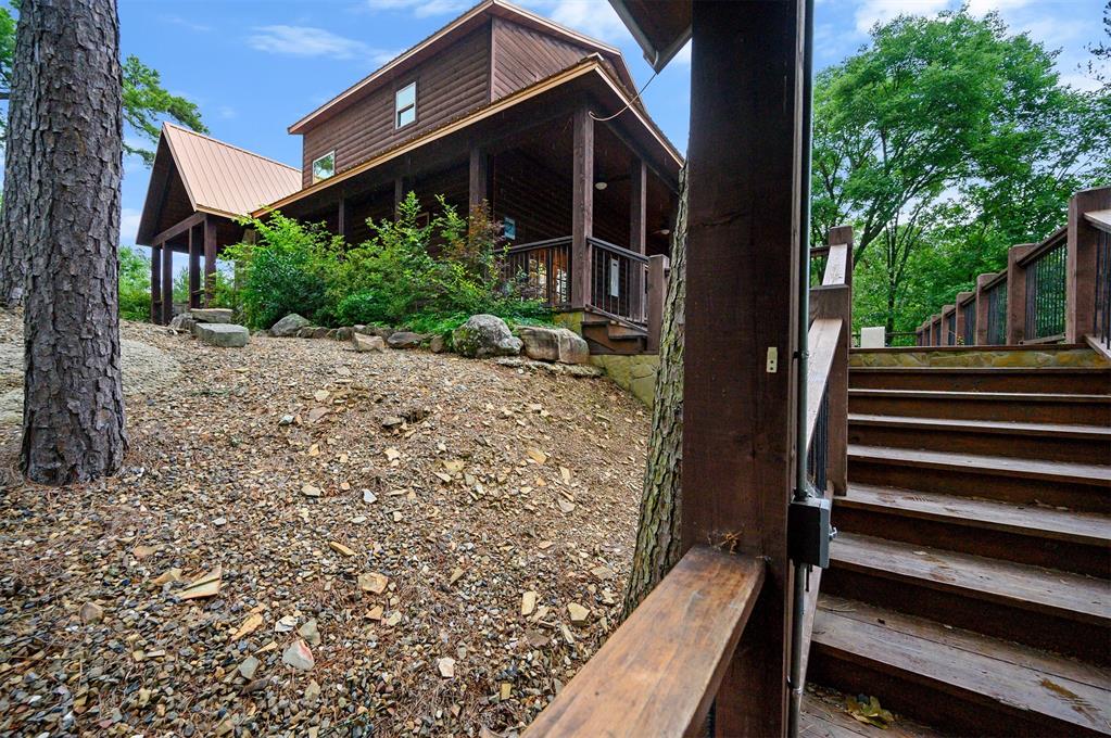 68 Lake Bluff Lane