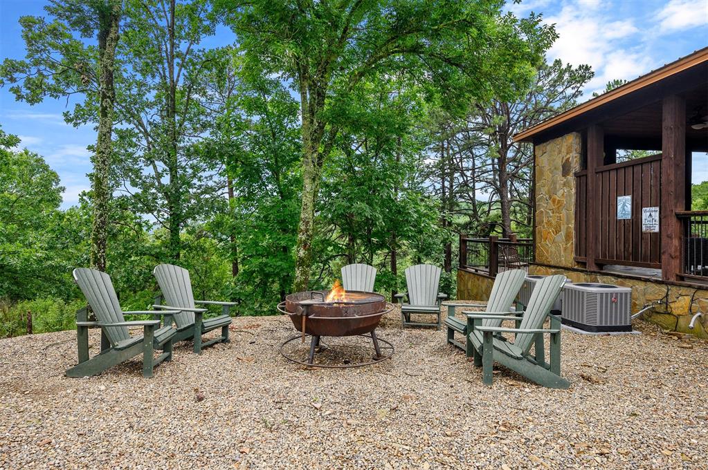68 Lake Bluff Lane