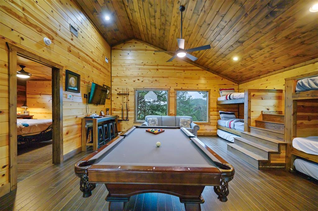 68 Lake Bluff Lane