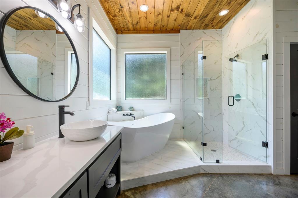 32 Scarlet Oak Trail