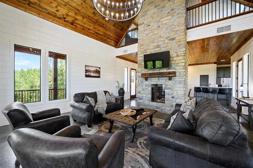 32 Scarlet Oak Trail