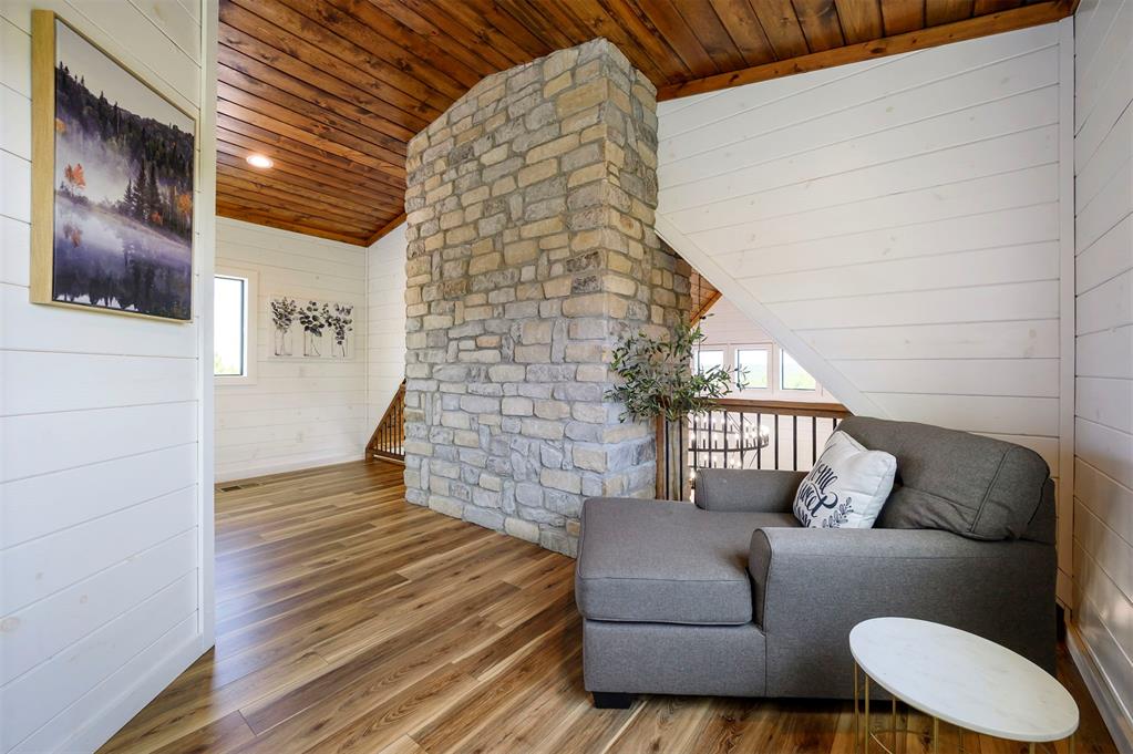 32 Scarlet Oak Trail