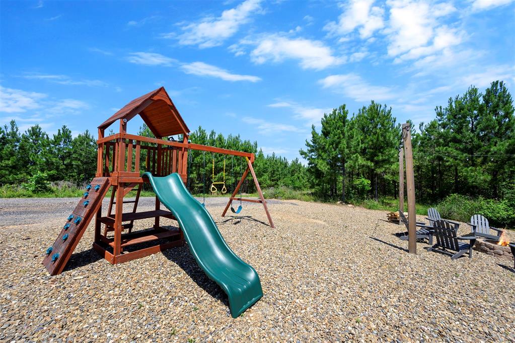 32 Scarlet Oak Trail