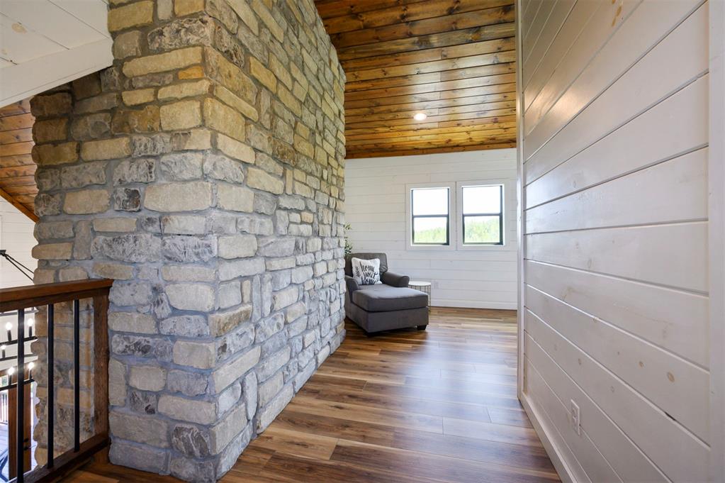 32 Scarlet Oak Trail