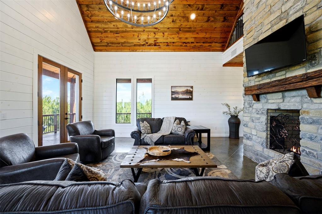 32 Scarlet Oak Trail