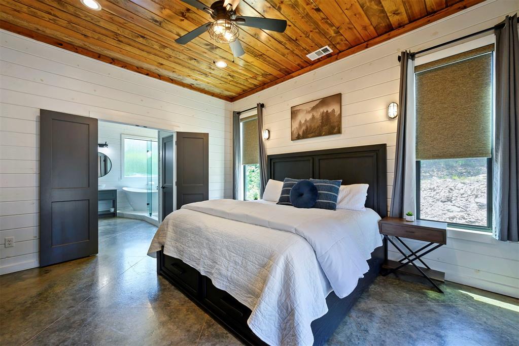 32 Scarlet Oak Trail