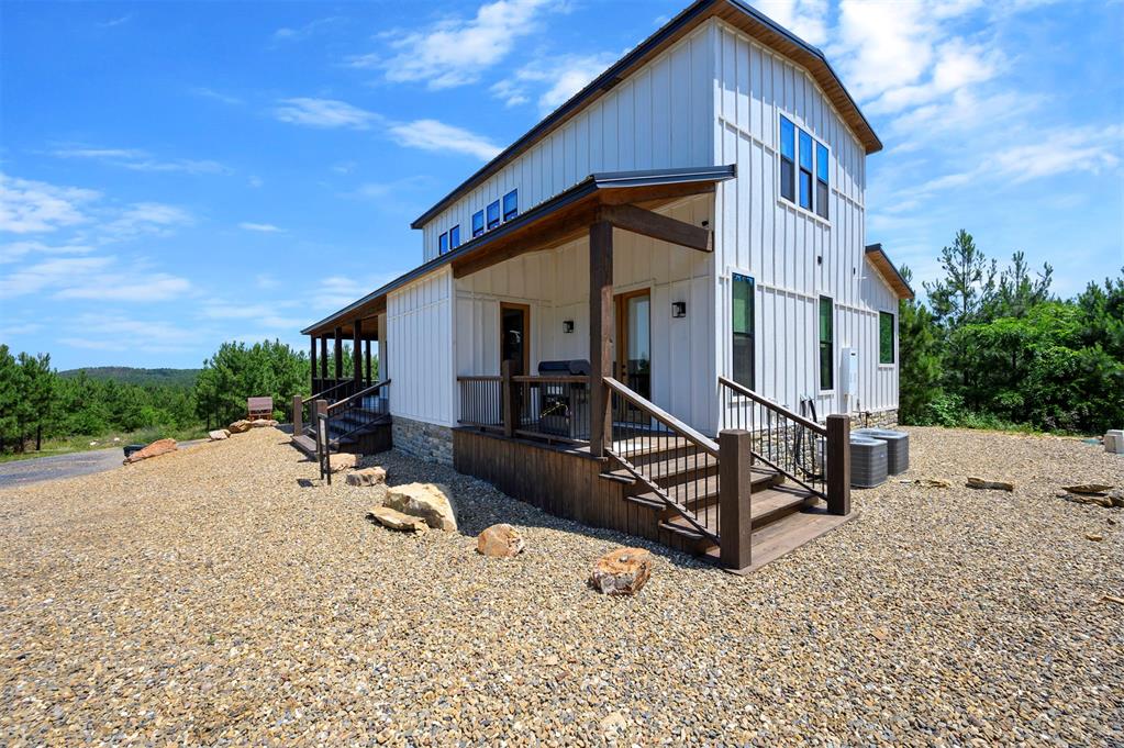 32 Scarlet Oak Trail