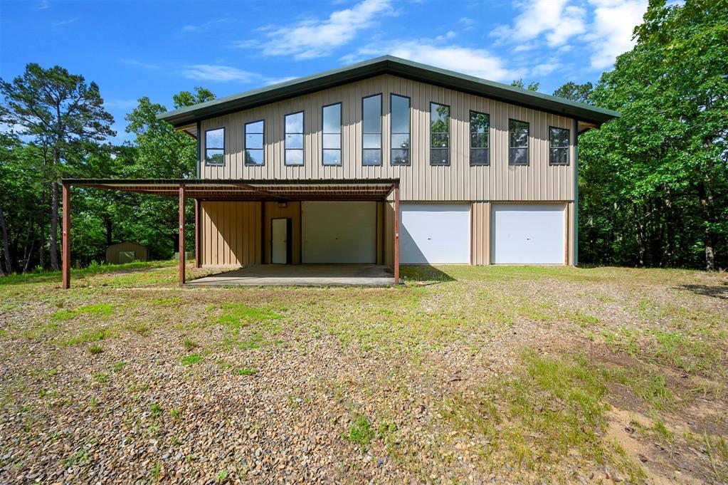995 Hidden Oaks Trail