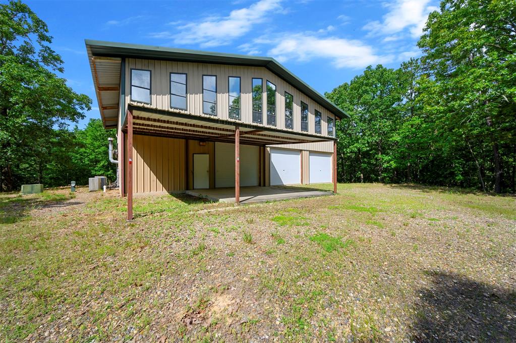995 Hidden Oaks Trail