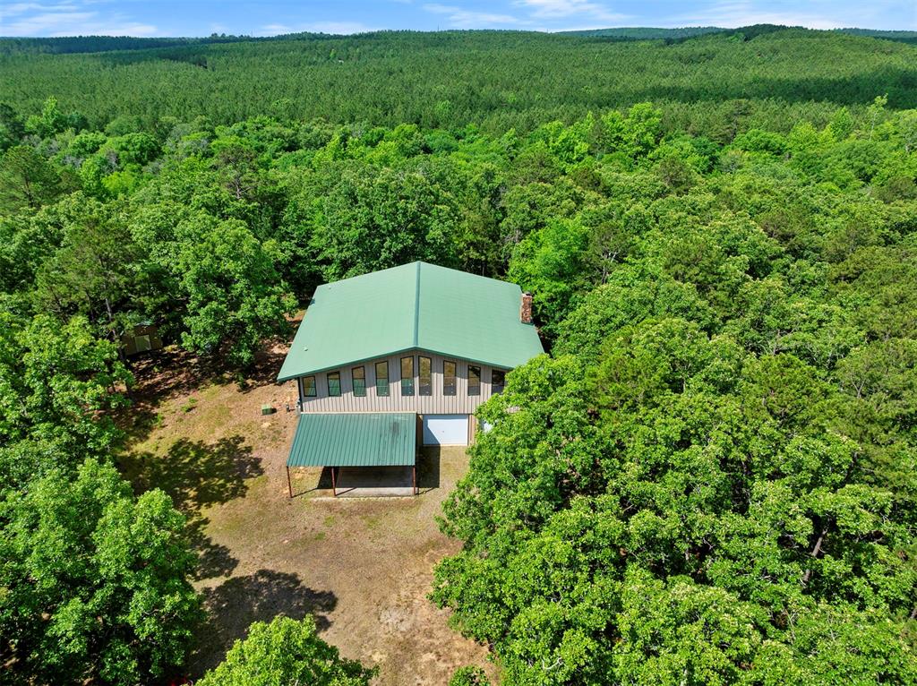 995 Hidden Oaks Trail