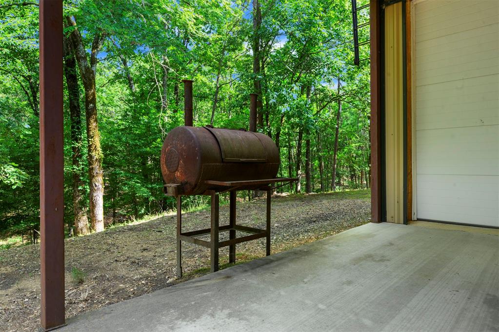 995 Hidden Oaks Trail
