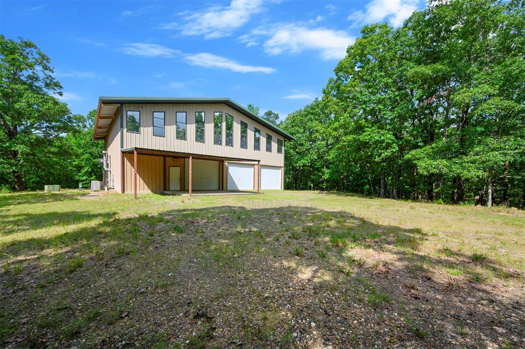 995 Hidden Oaks Trail