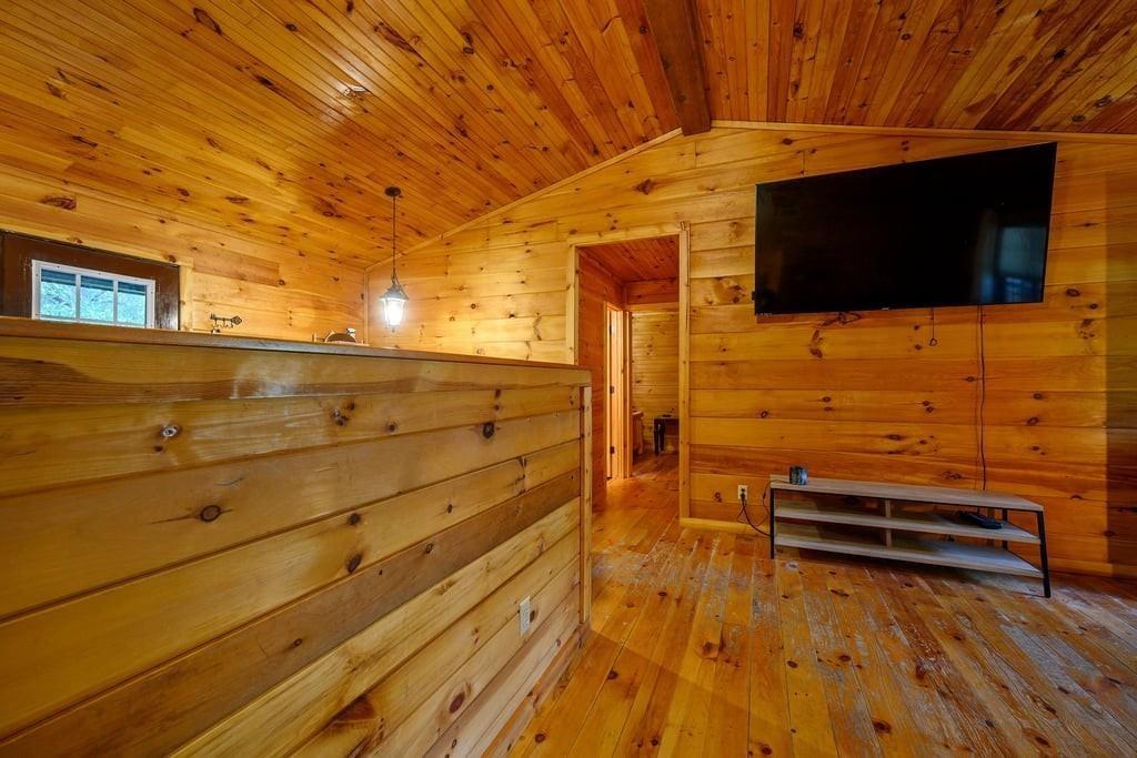 657 Canoe Road