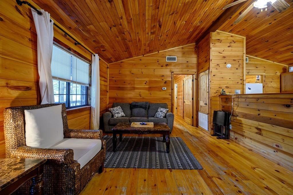 657 Canoe Road