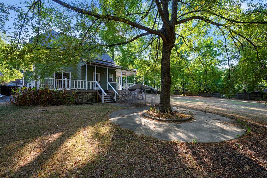 611 W Circle Drive