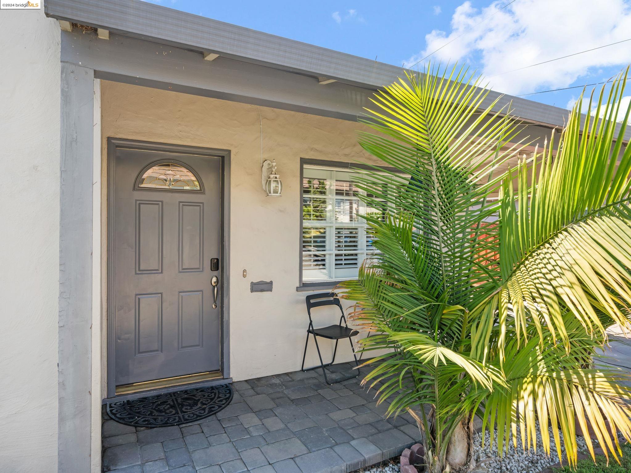 2135 Buena Vista Ave