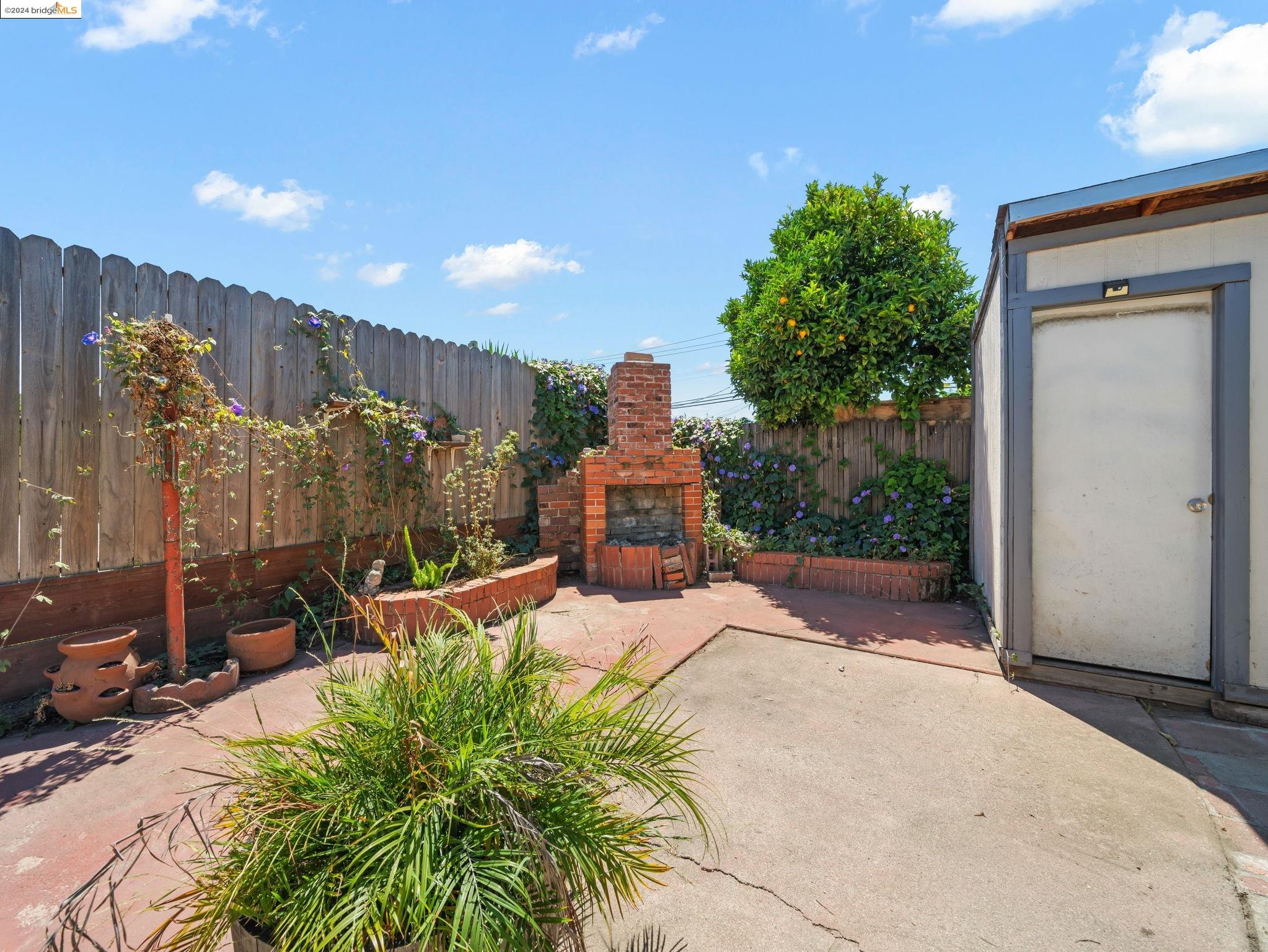 2135 Buena Vista Ave