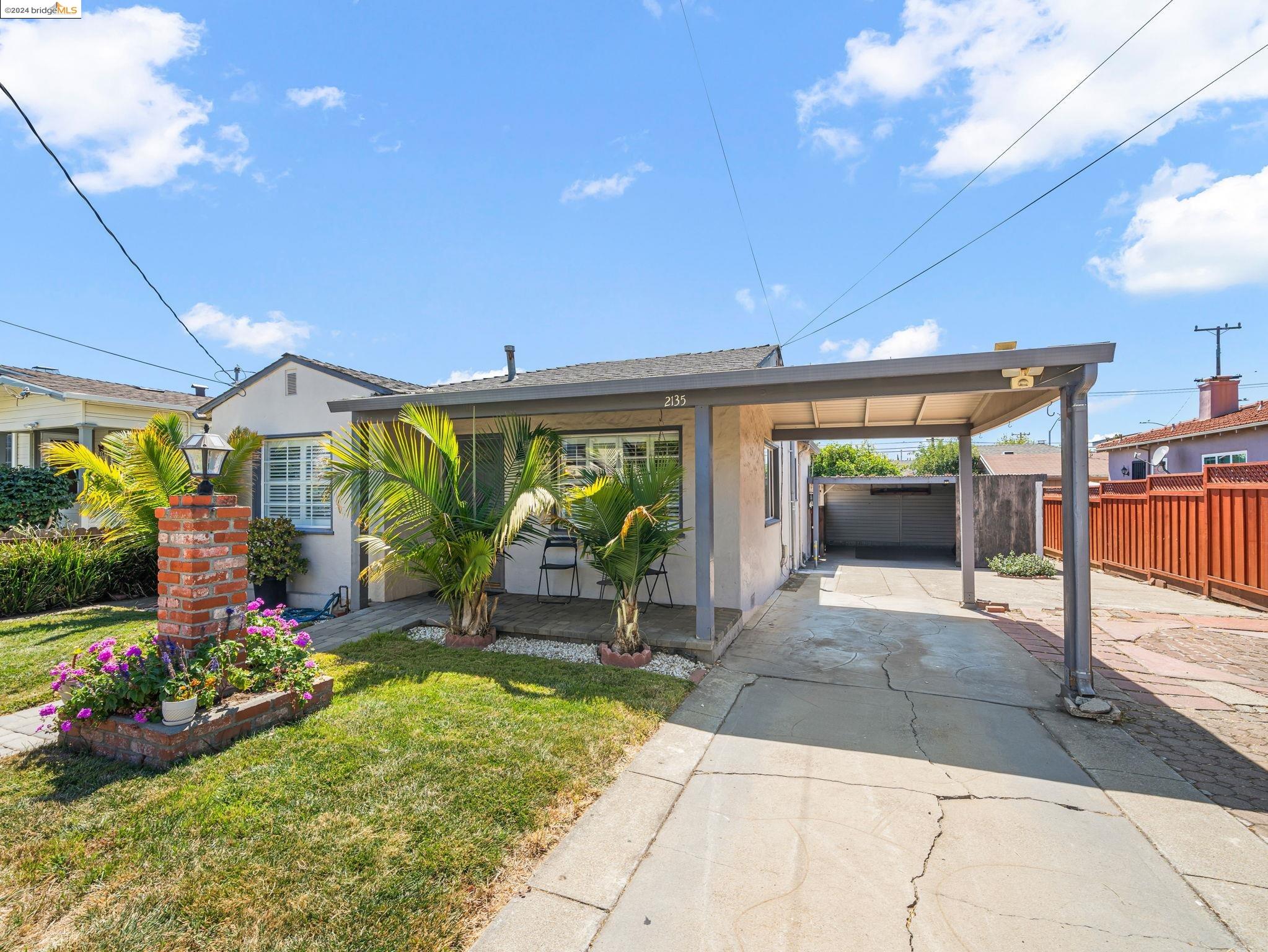 2135 Buena Vista Ave