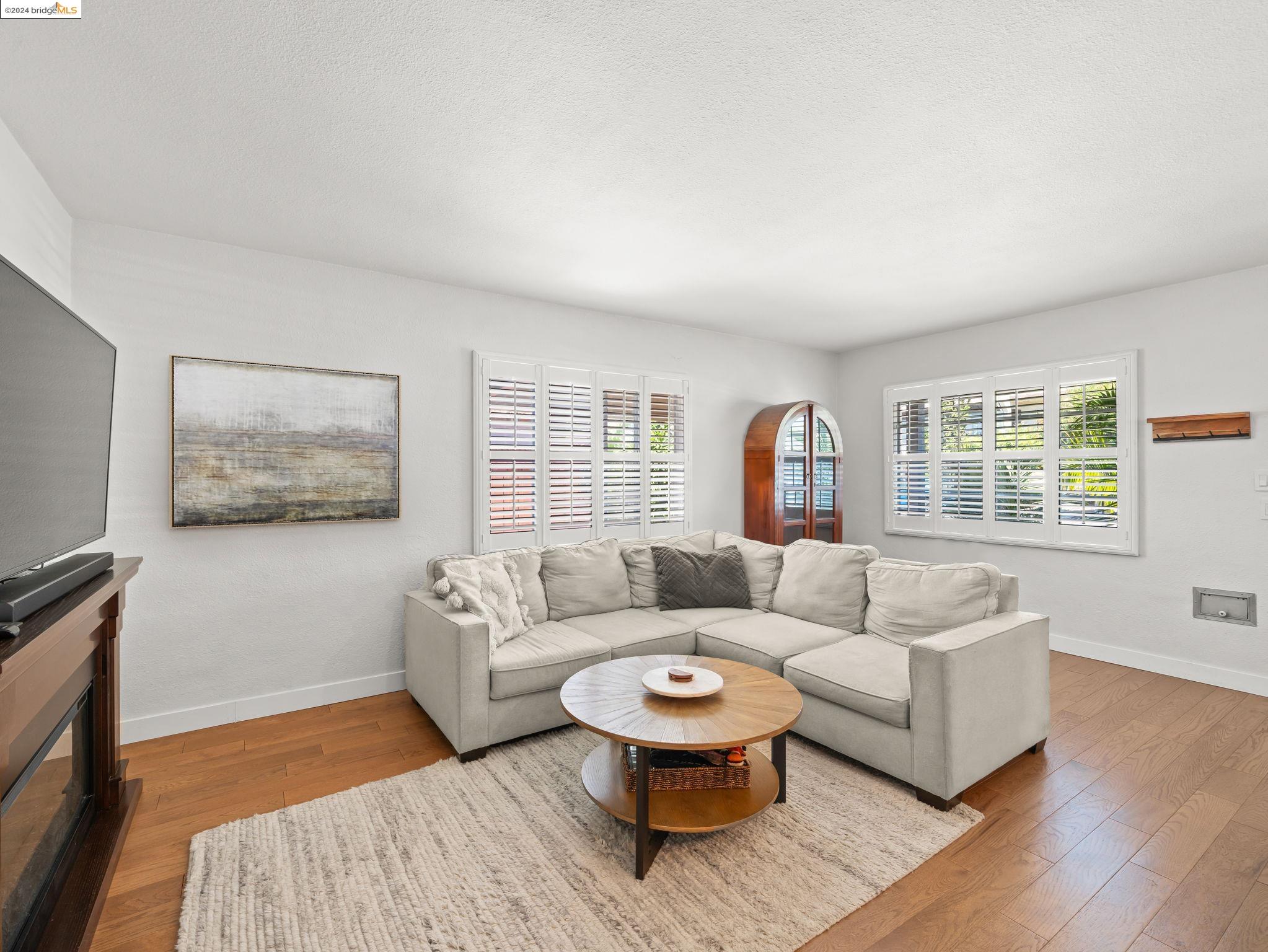 2135 Buena Vista Ave