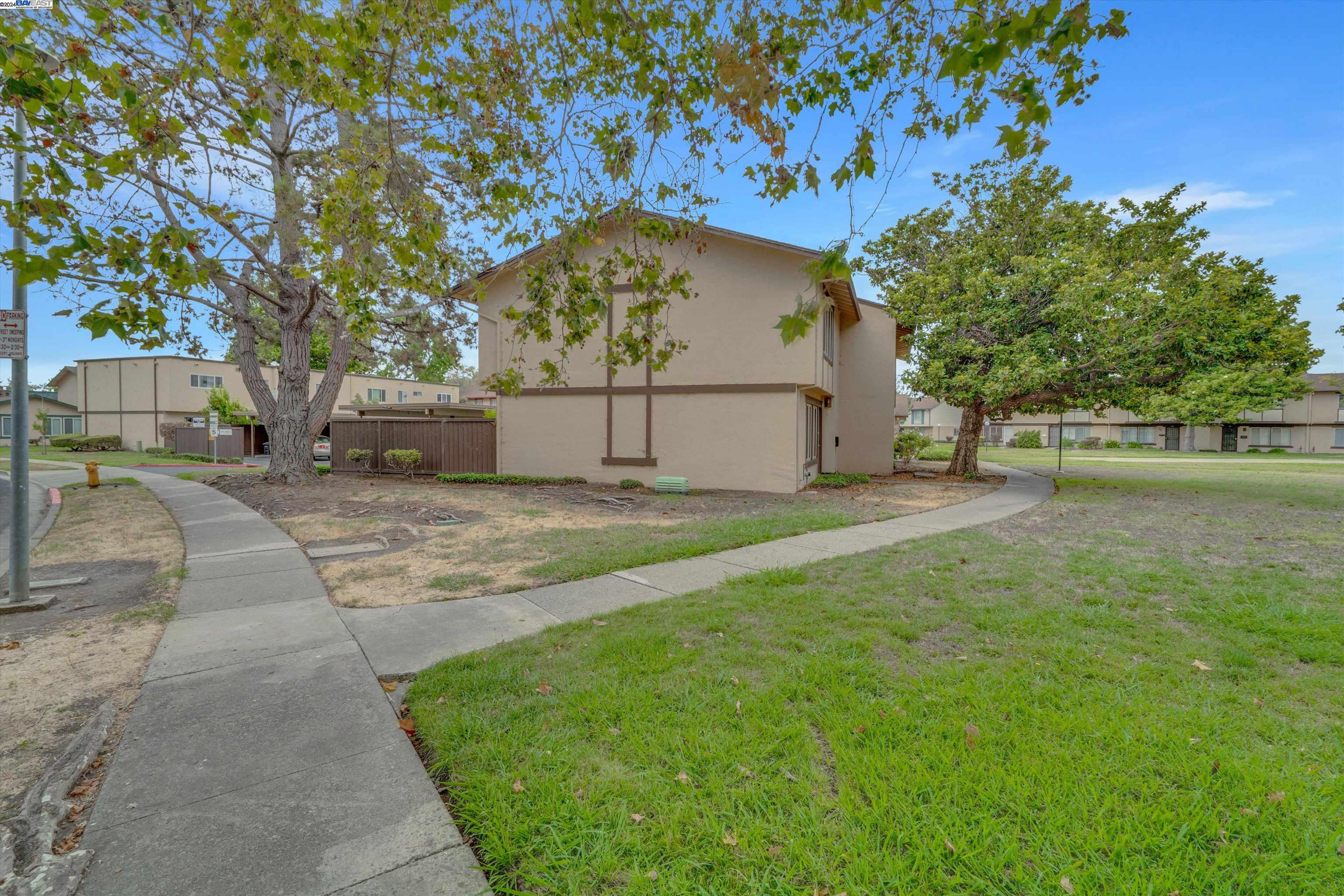 27517 Stromberg Ct