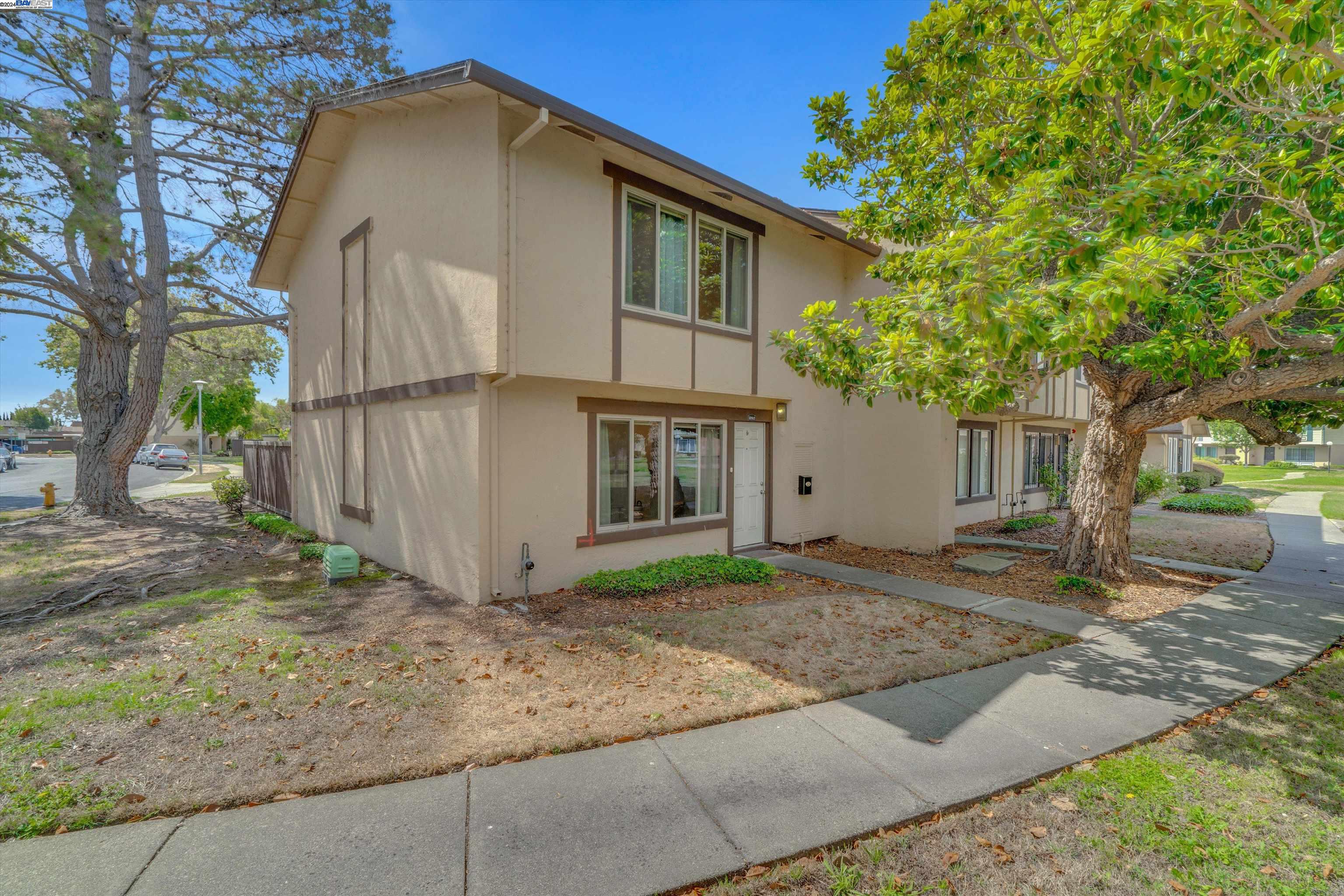 27517 Stromberg Ct