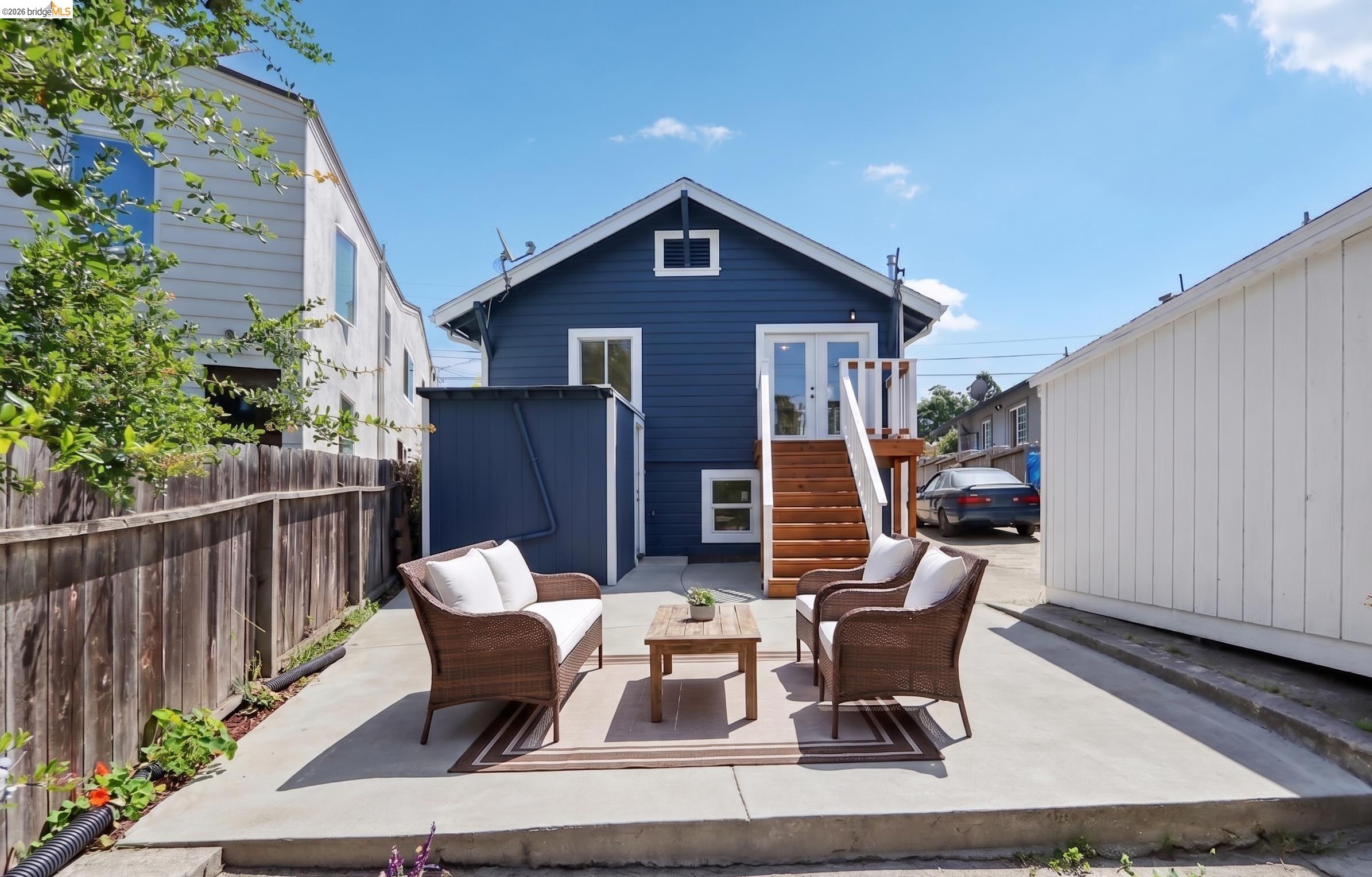 5081 Congress Ave