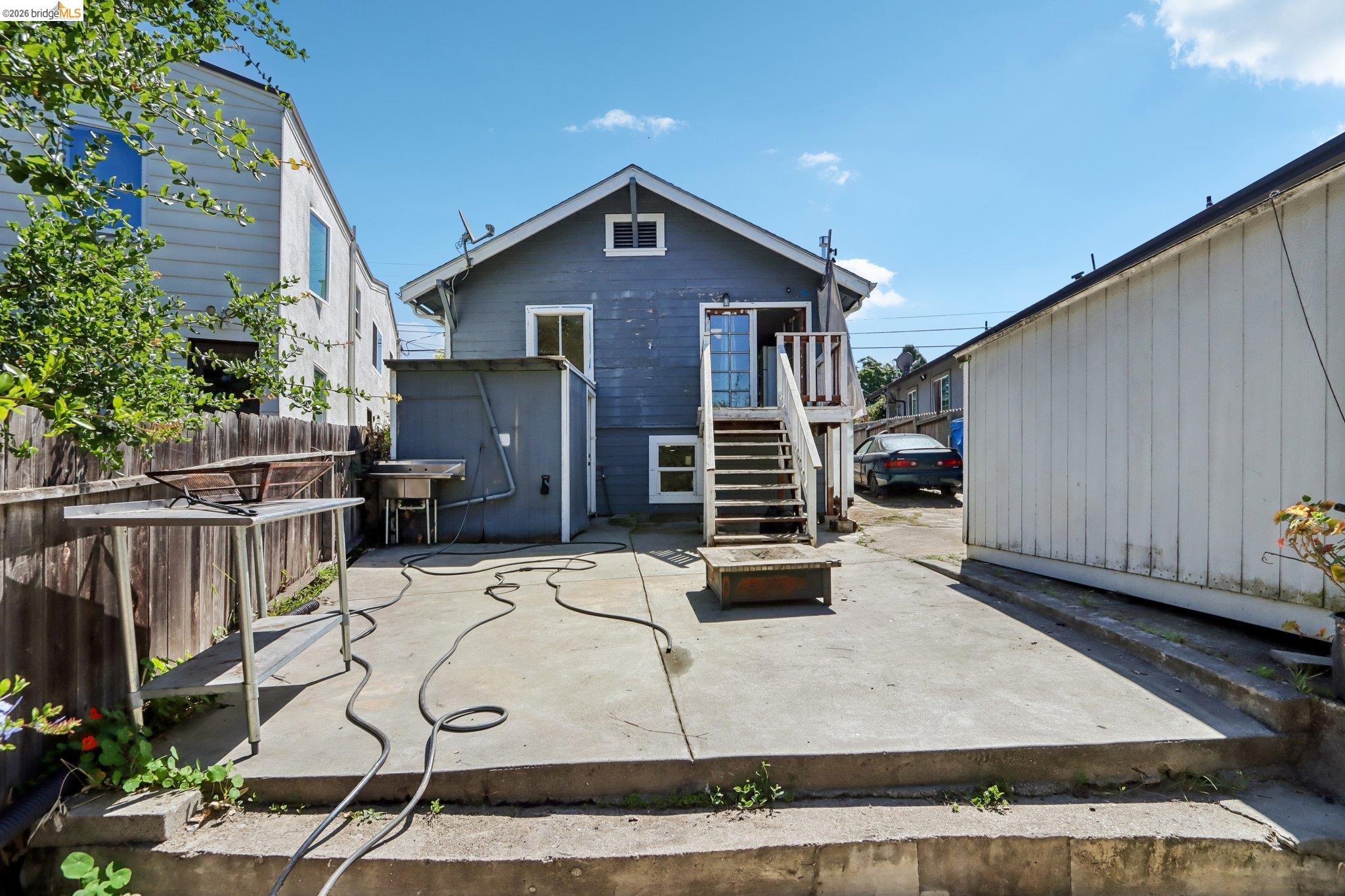 5081 Congress Ave