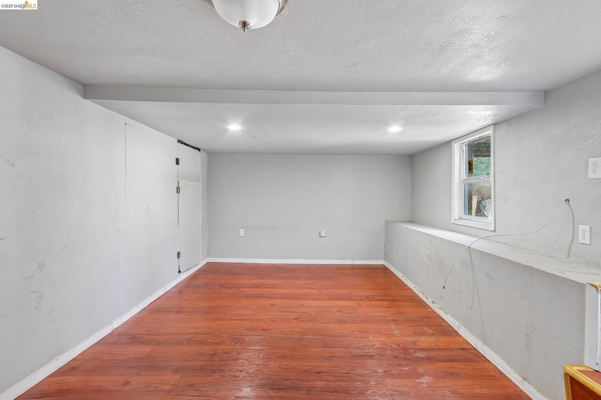 5081 Congress Ave