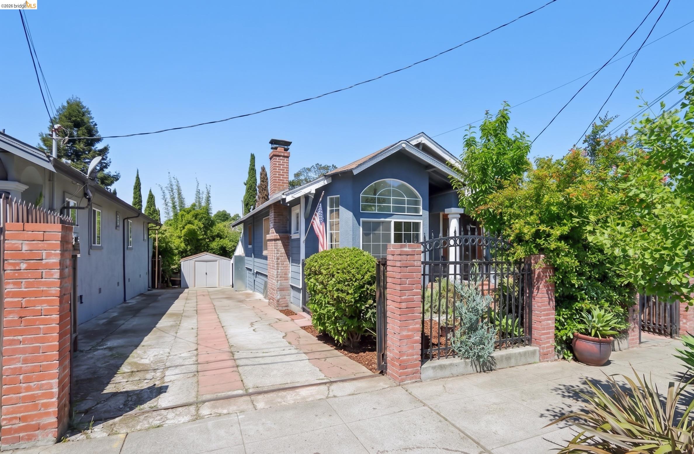5081 Congress Ave