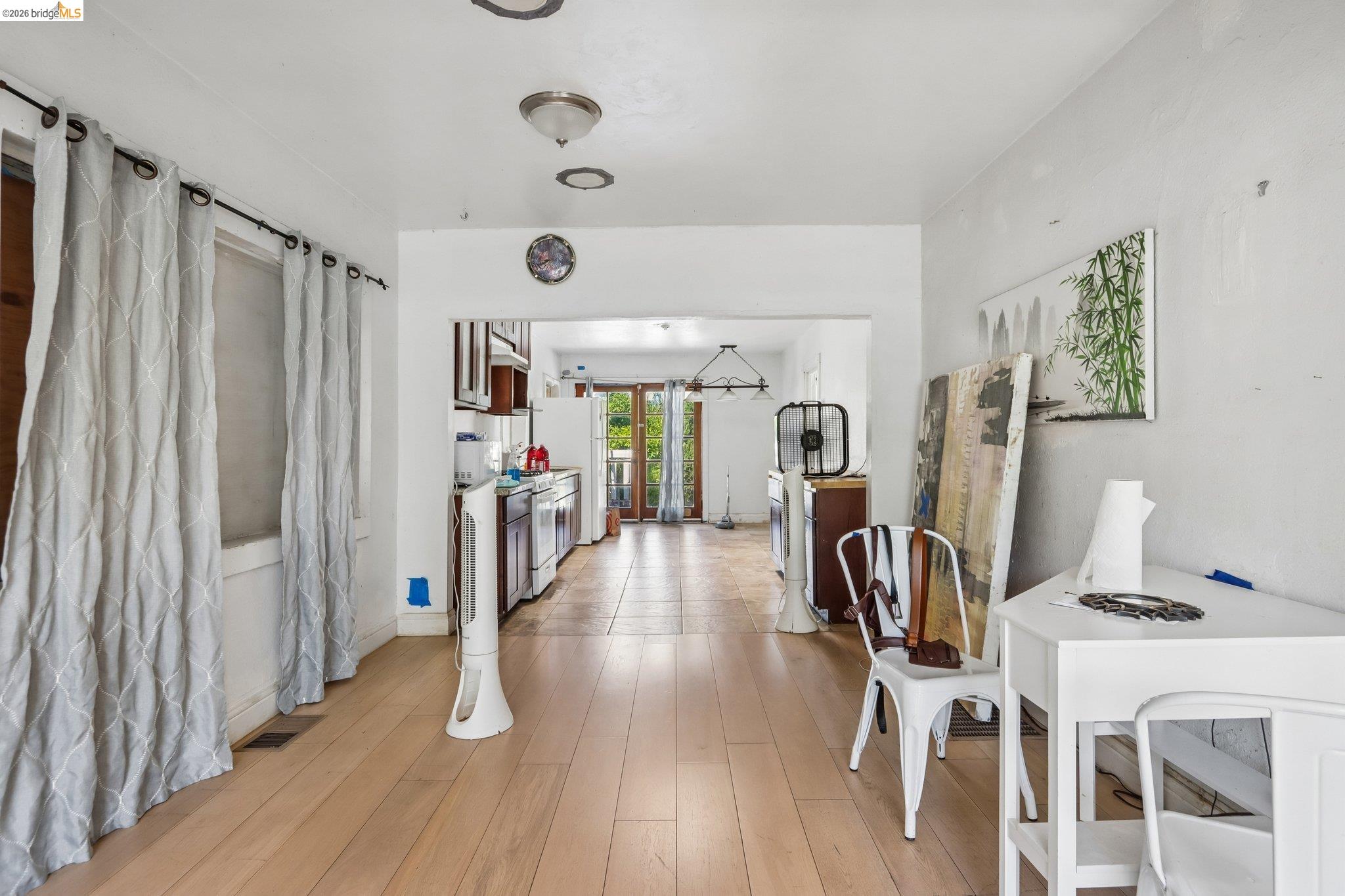 5081 Congress Ave