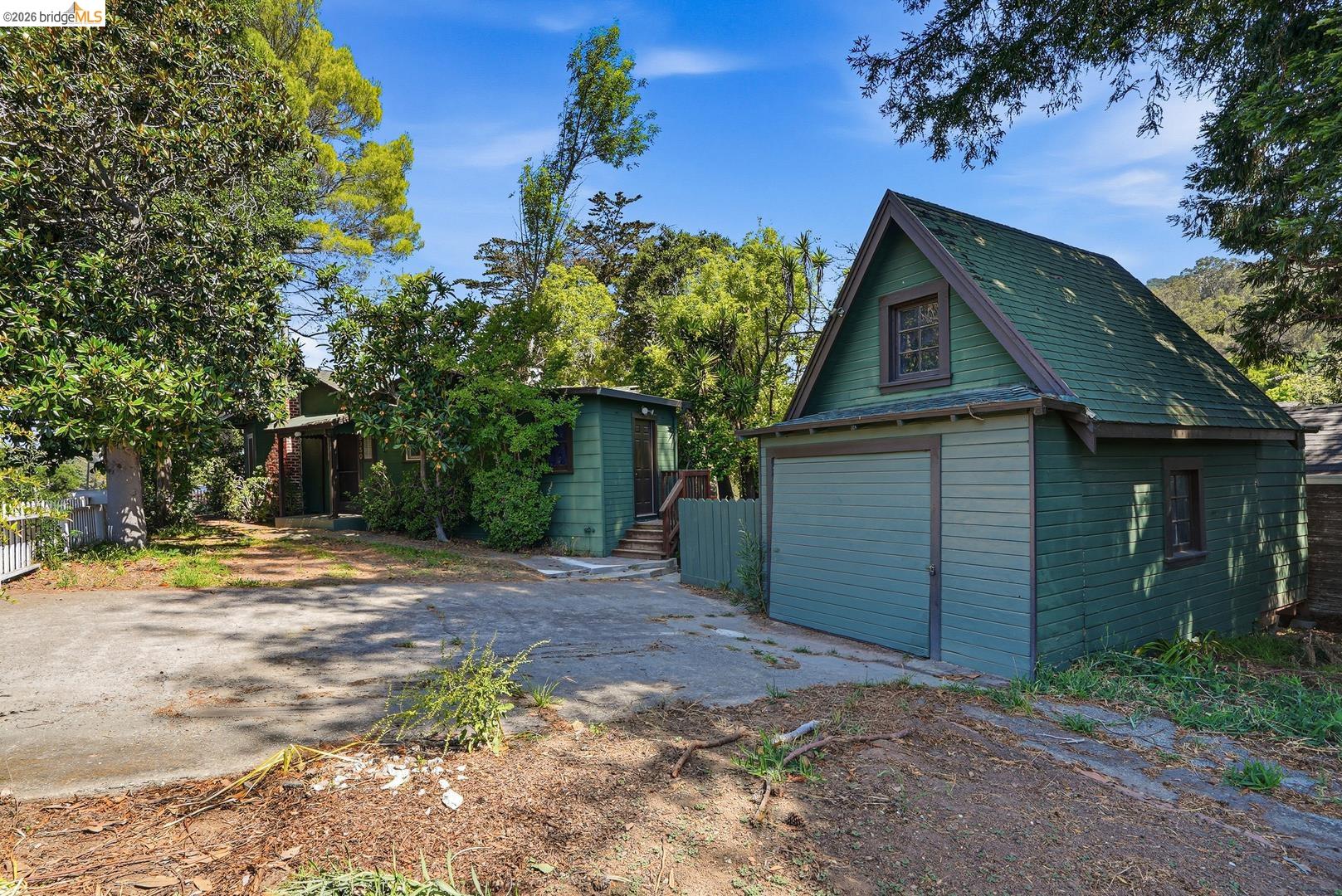 6350 Hillmont DR