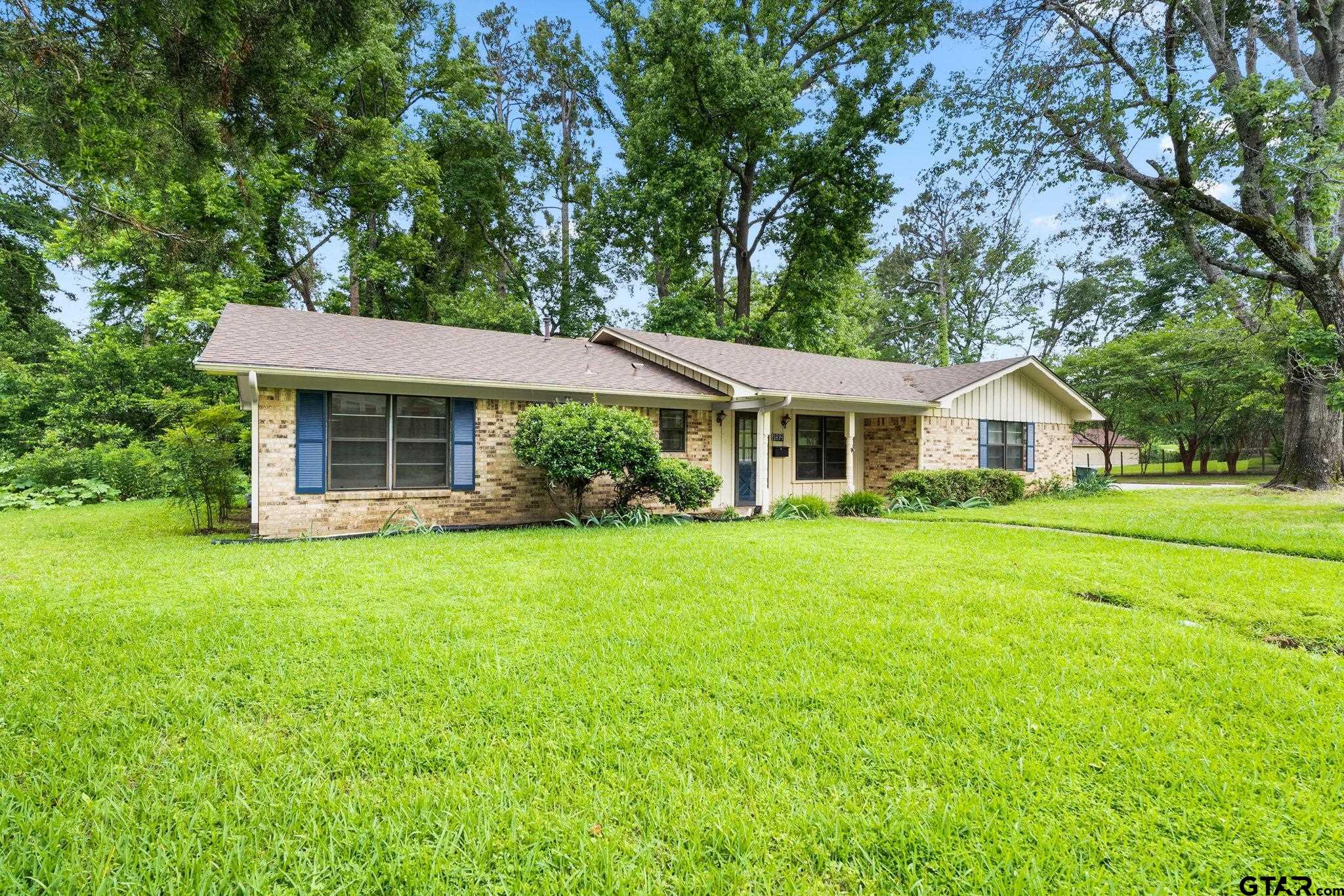 1834 Sampson Drive