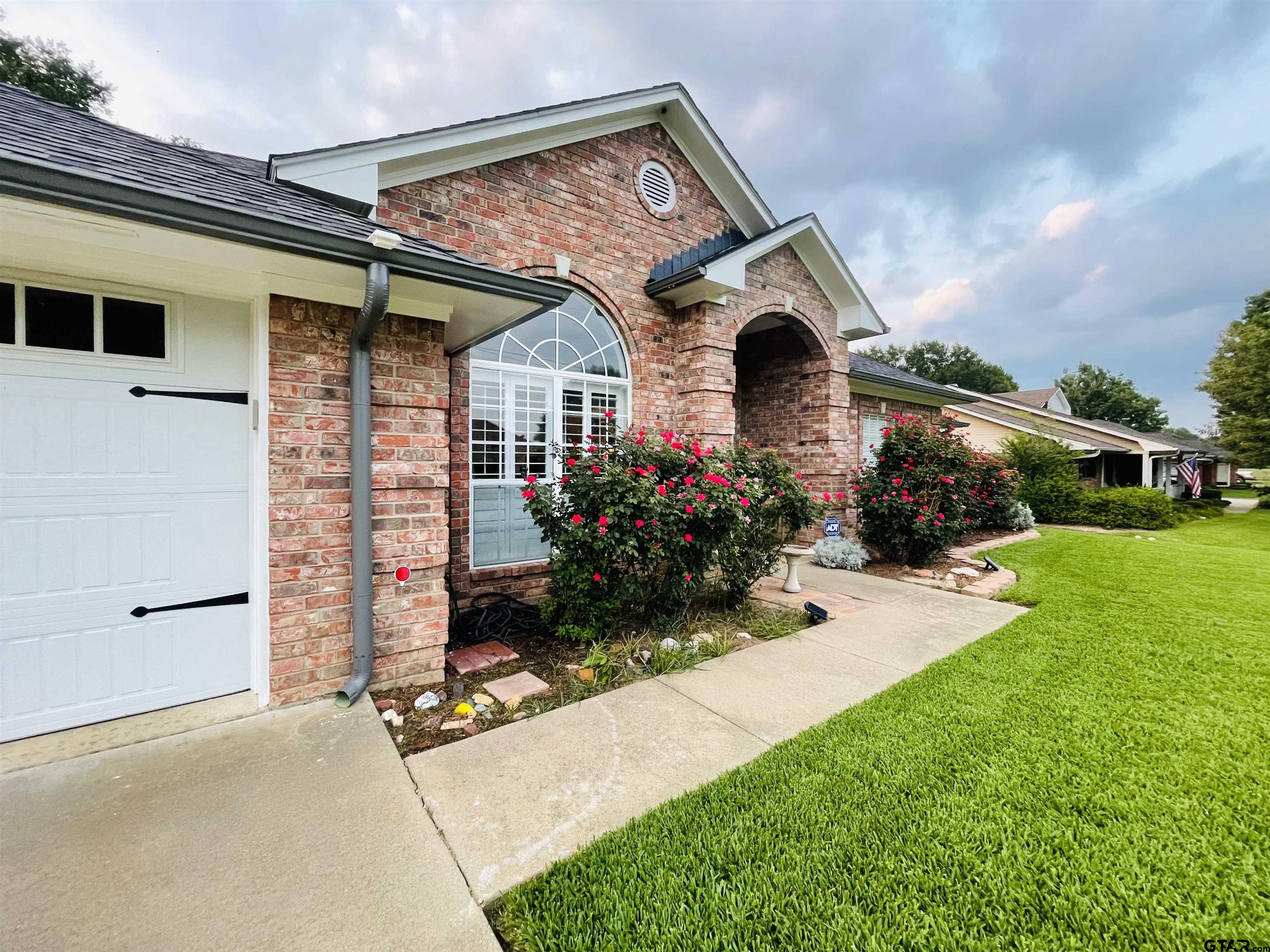 519 Charmwood Dr.