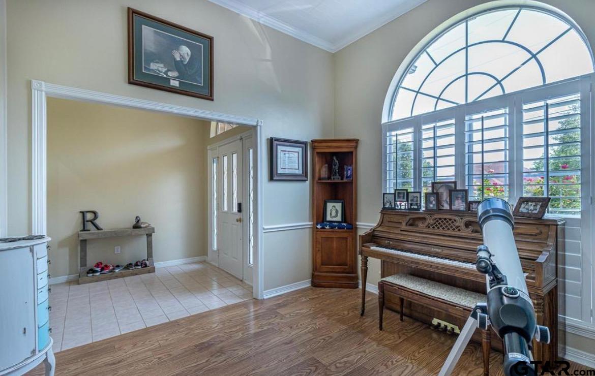 519 Charmwood Dr.