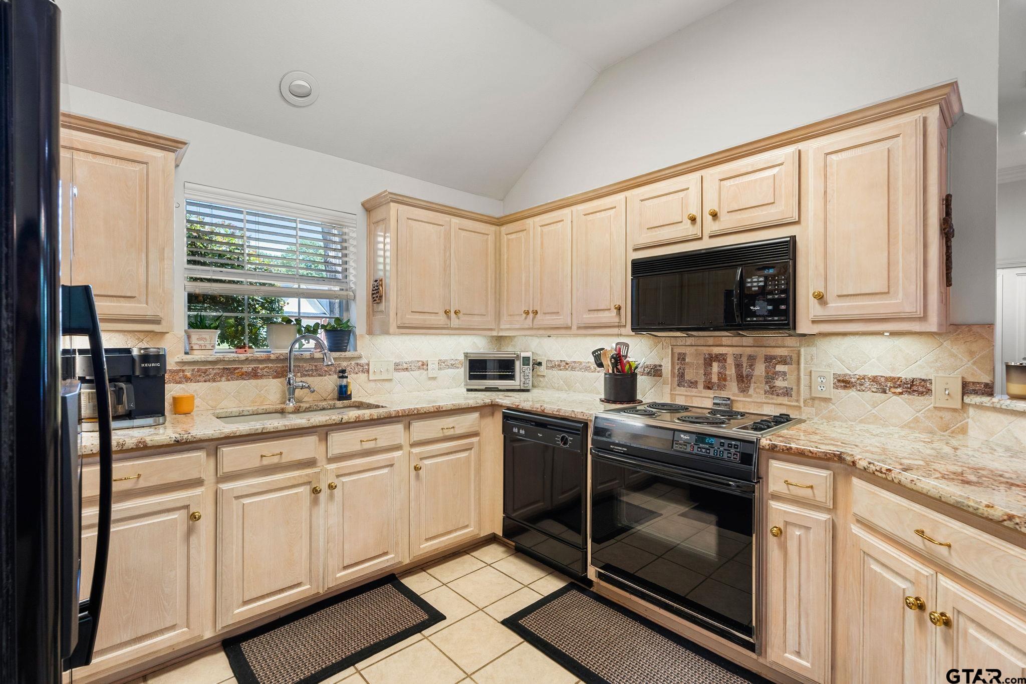 4107 Stonebrook Ln