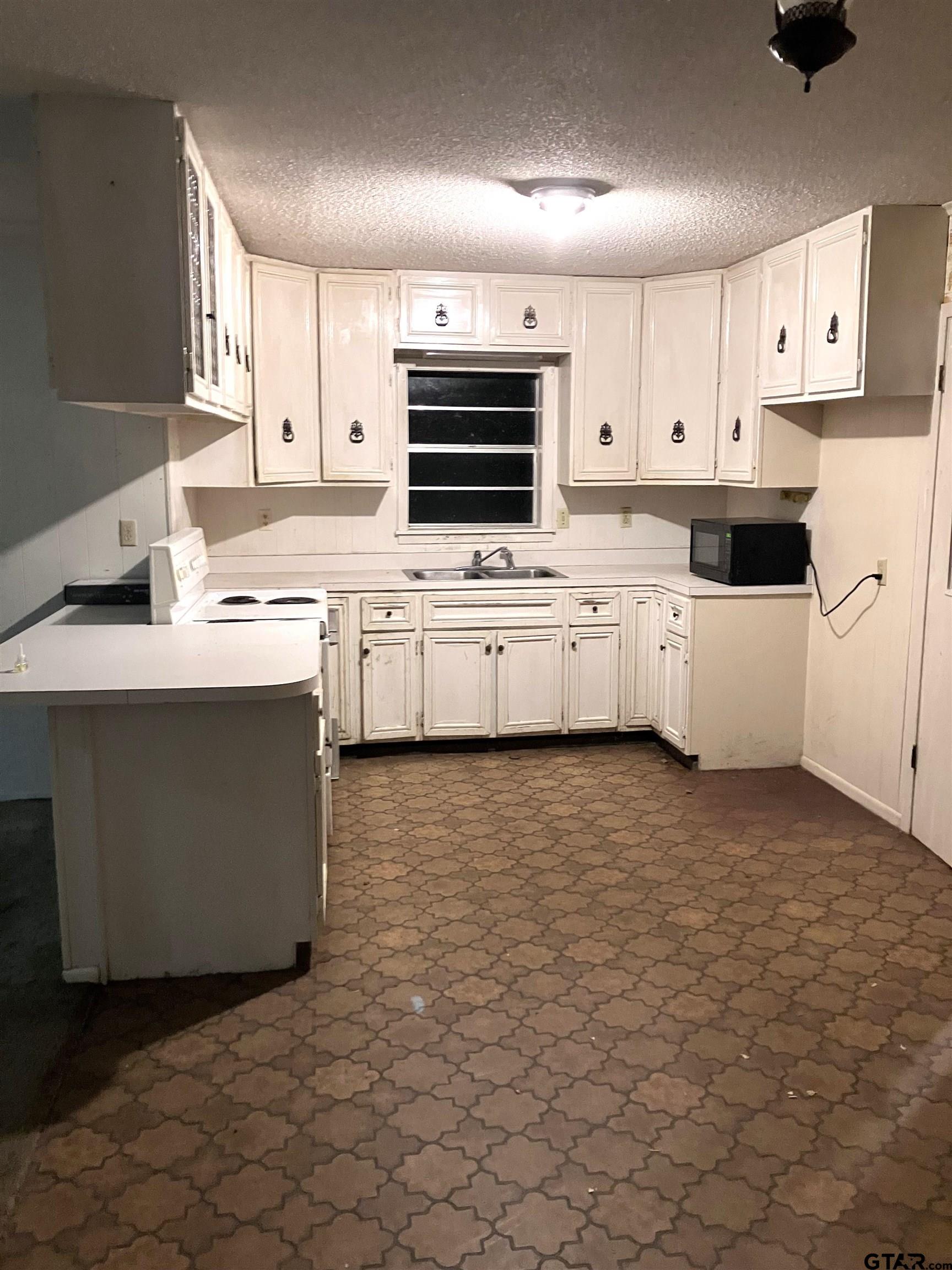 1507 W Duval St.