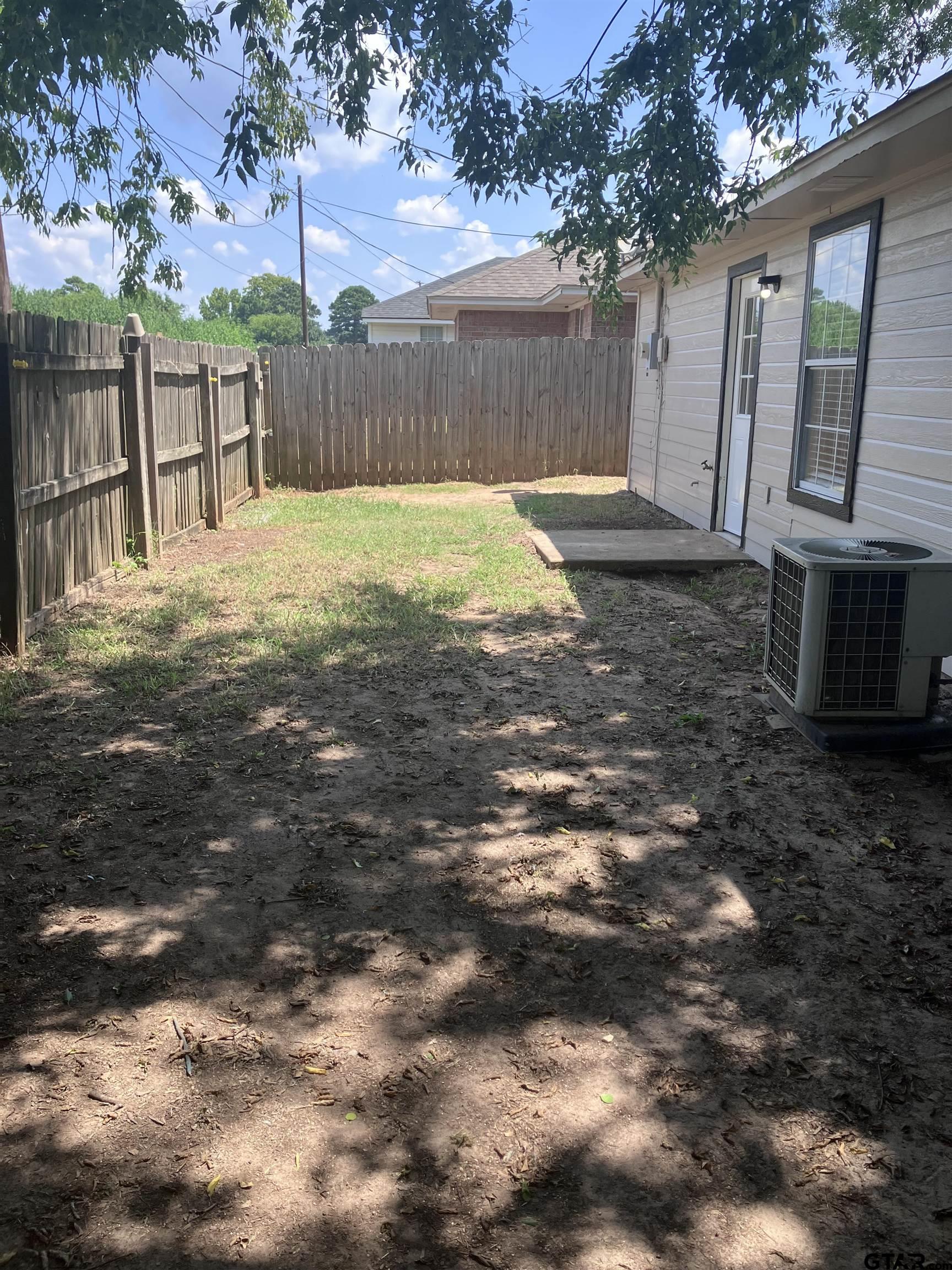 208 Summerset Ct.