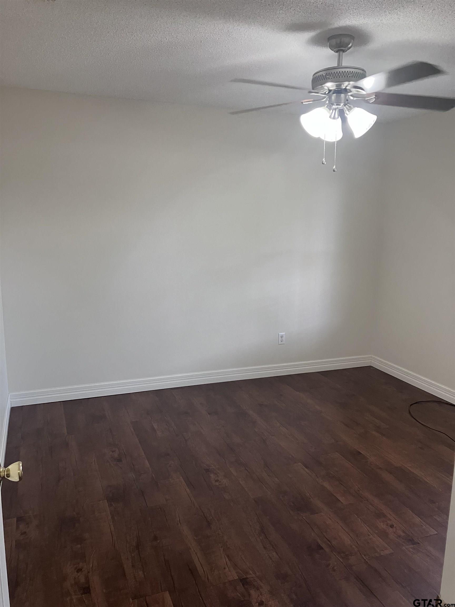 208 Summerset Ct.
