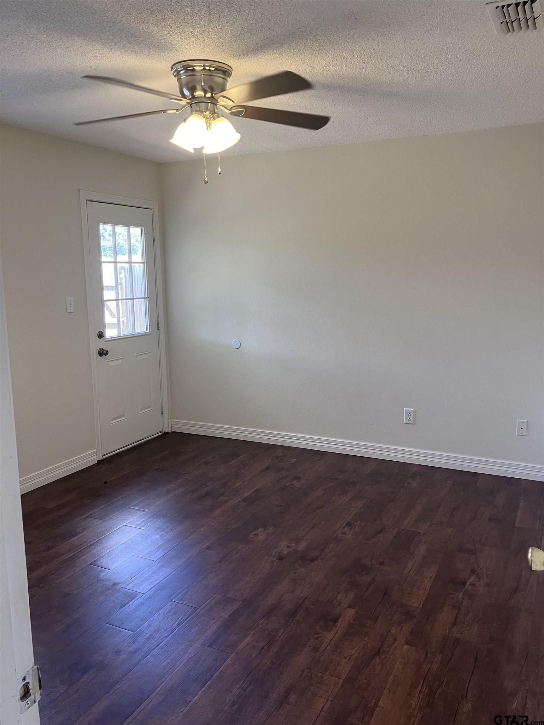 208 Summerset Ct.