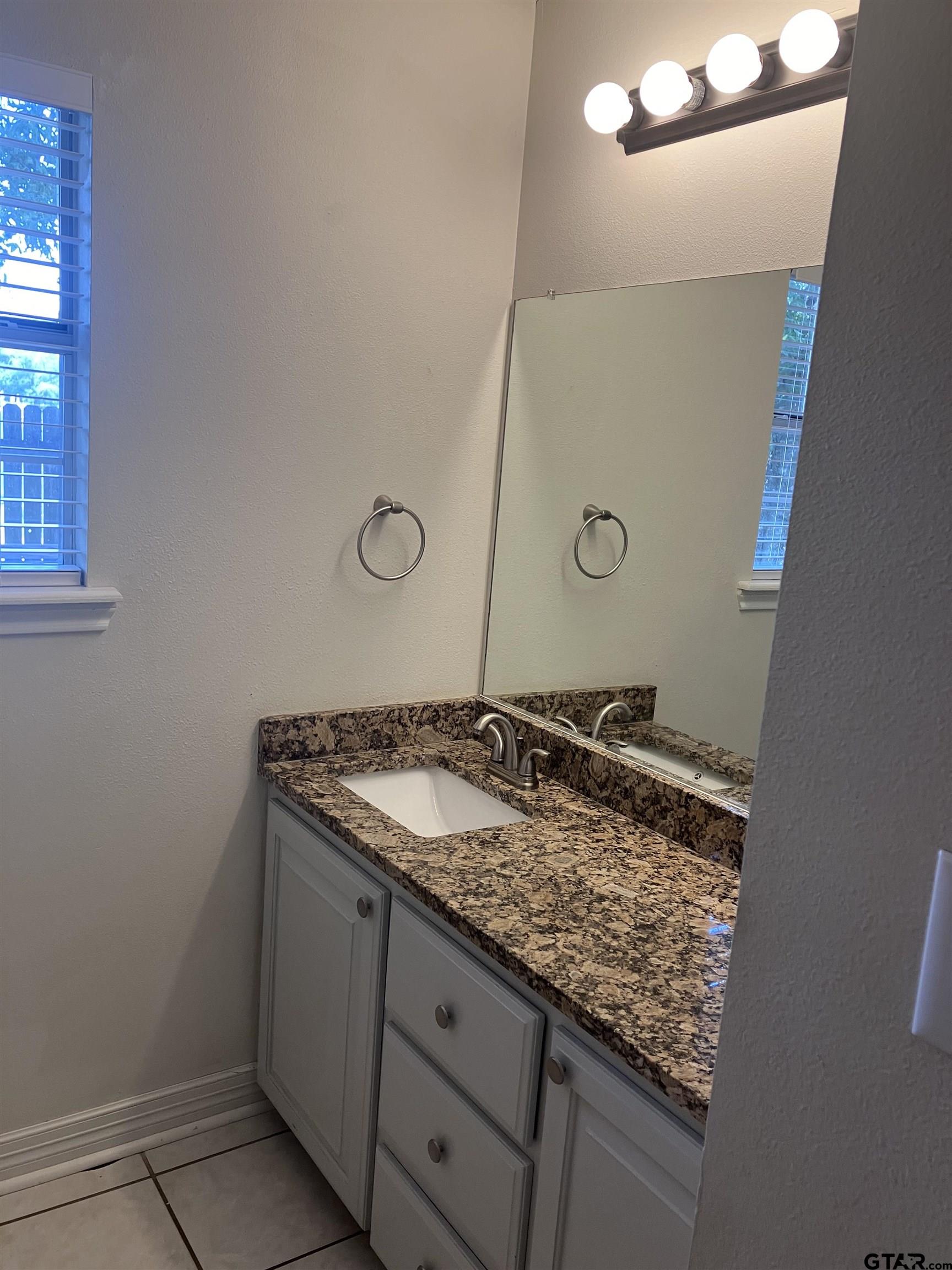 208 Summerset Ct.
