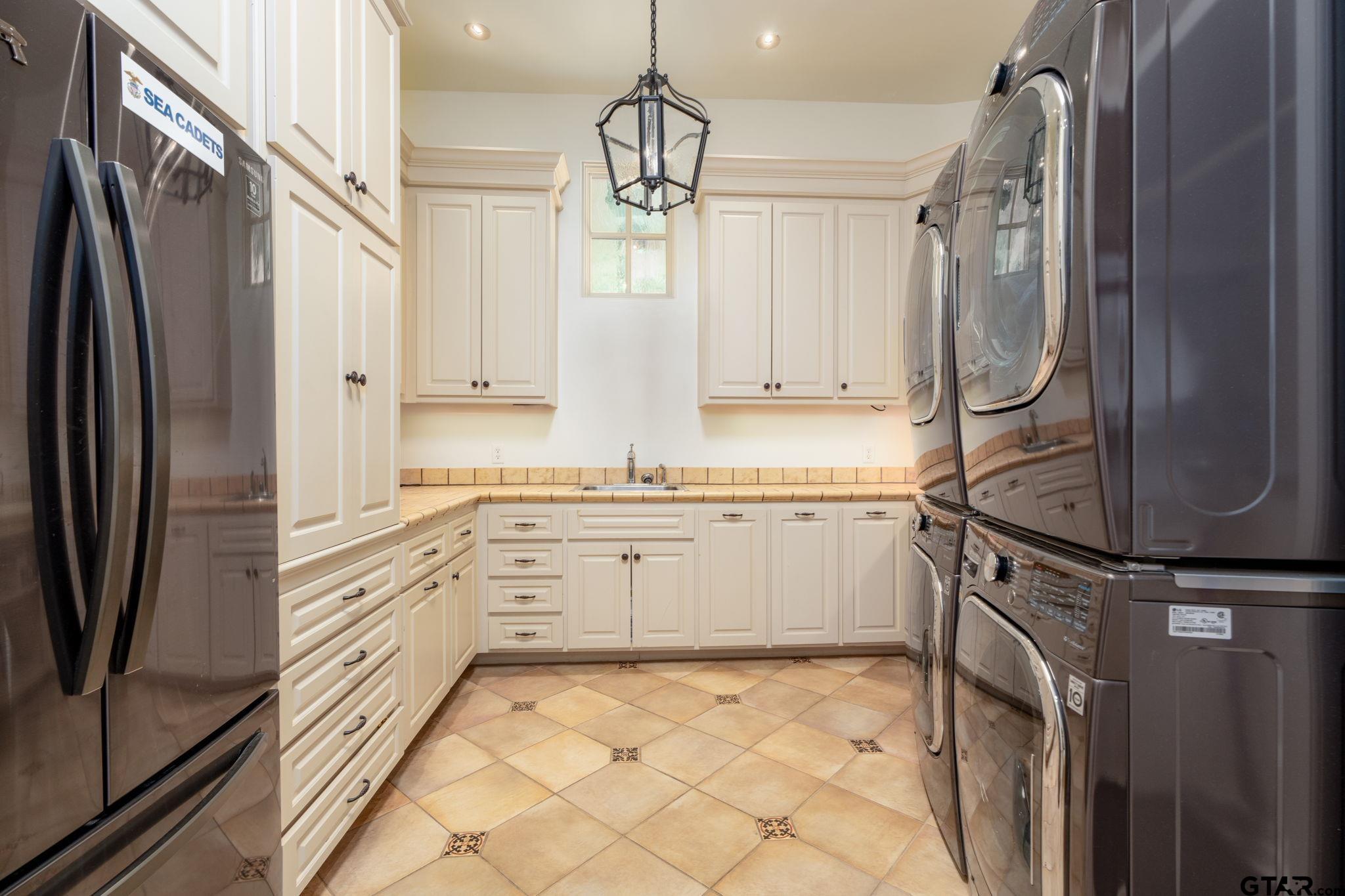 4573 Cascades Shoreline Dr.